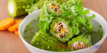 Canh khổ qua (mướp đắng) nhồi thịt cho bữa cơm tất niên cuối năm